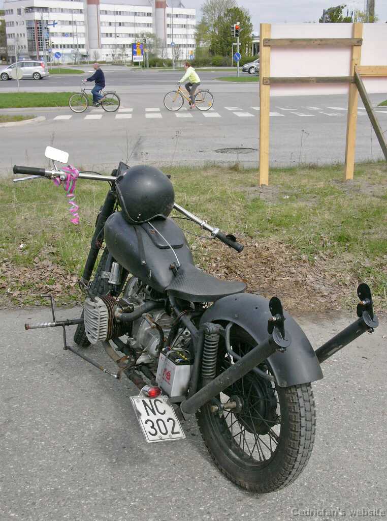 L1000576
