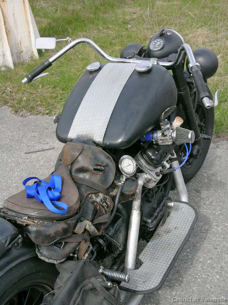 L1000588