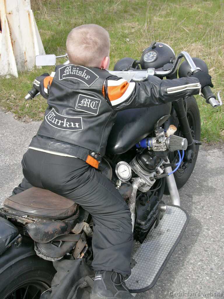 L1000589