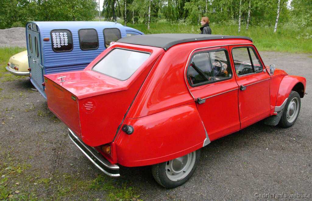 L1040858