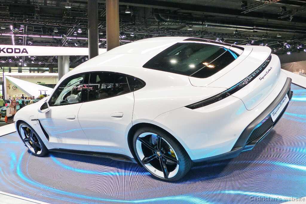 Porsche_Taycan (3)