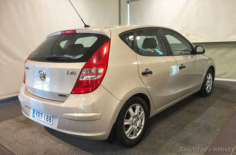 Hyundai_i30_CRDi_08 (1)