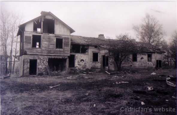 hauntedhouseBWJPG