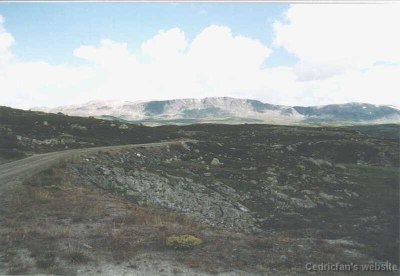 augNorwayMountainRoad