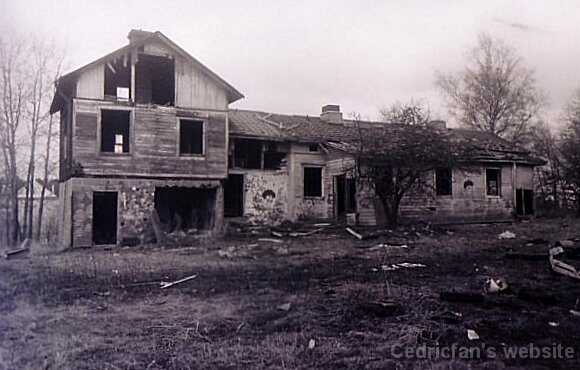 JuhamakHauntedhouseBW