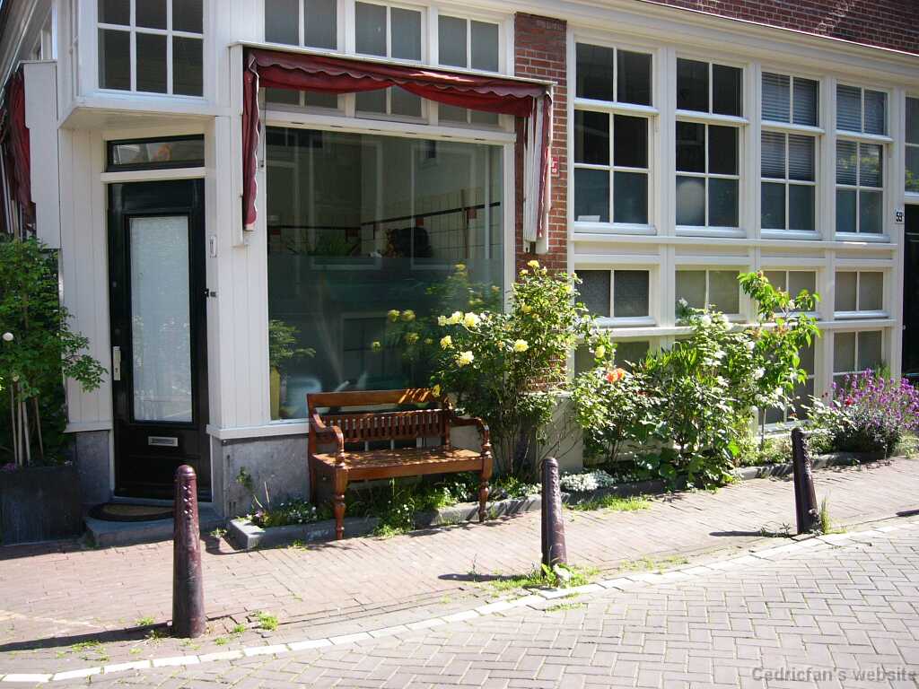 L1000057