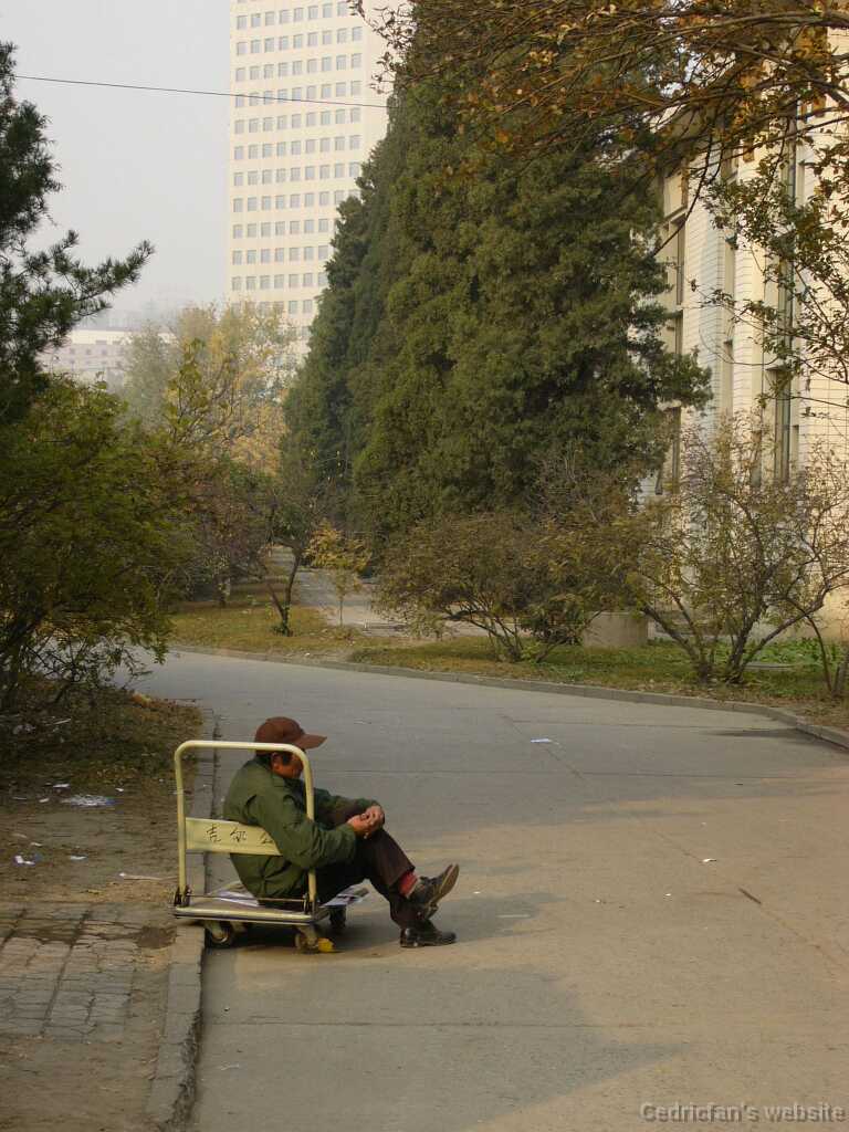 L1000404_Trashman