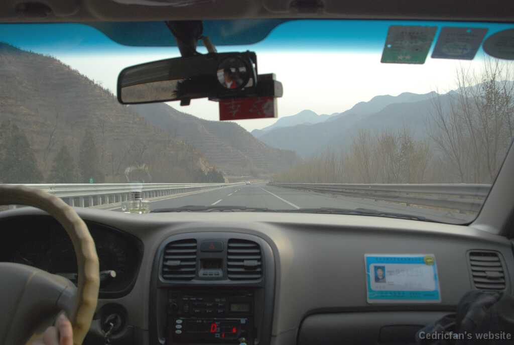 DSC_0215Mountain_Roadview