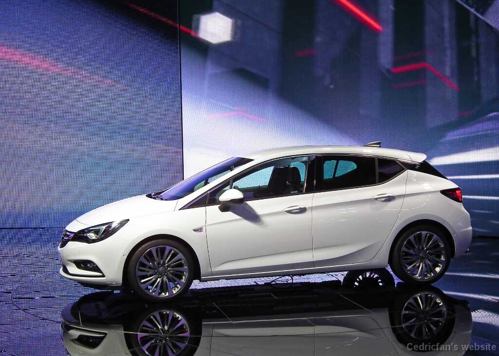 OpelAstra (2)