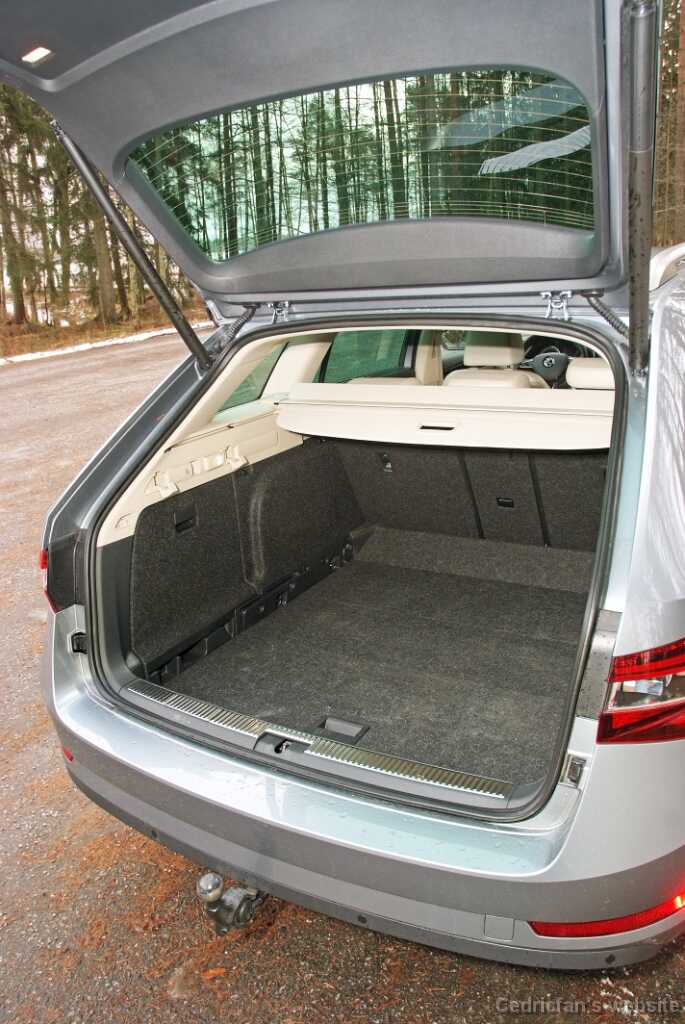 SkodaSuperb (3)