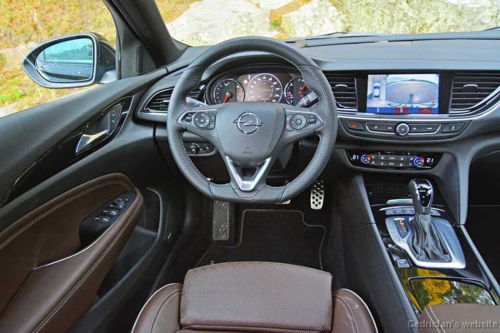 Insignia (3)