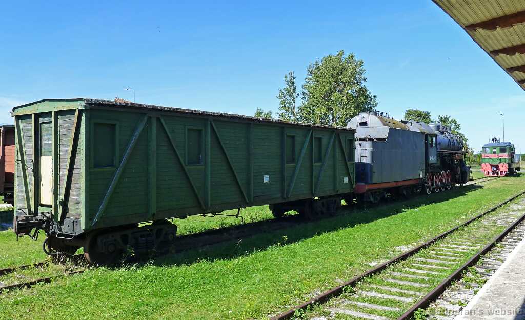 L1090468