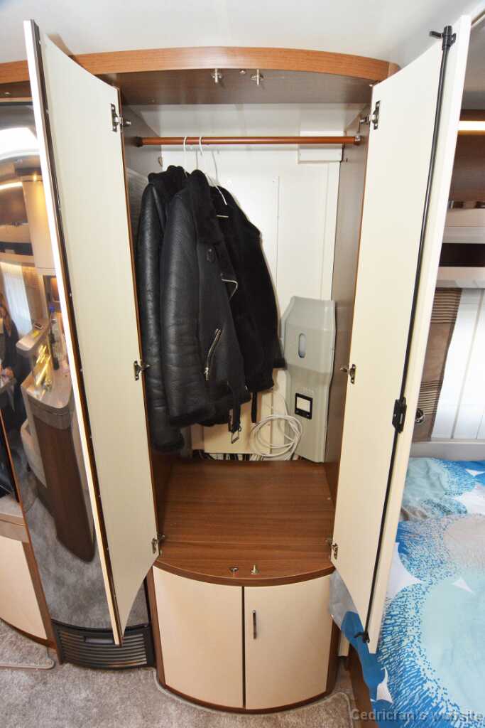 Hobby560FC_6kaappi