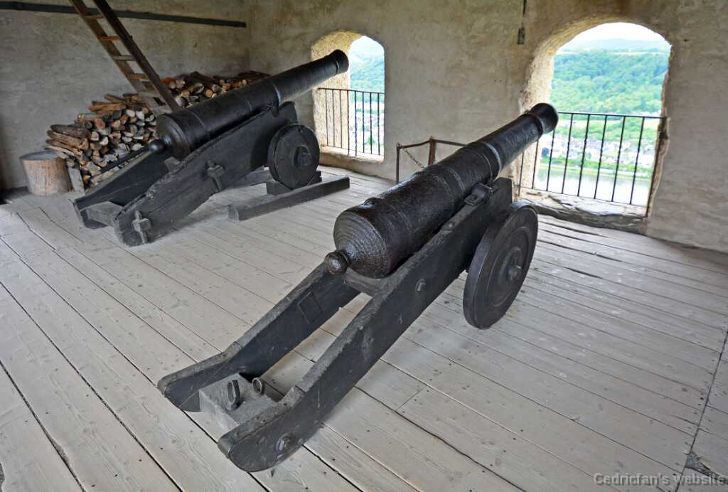 DSO_2883